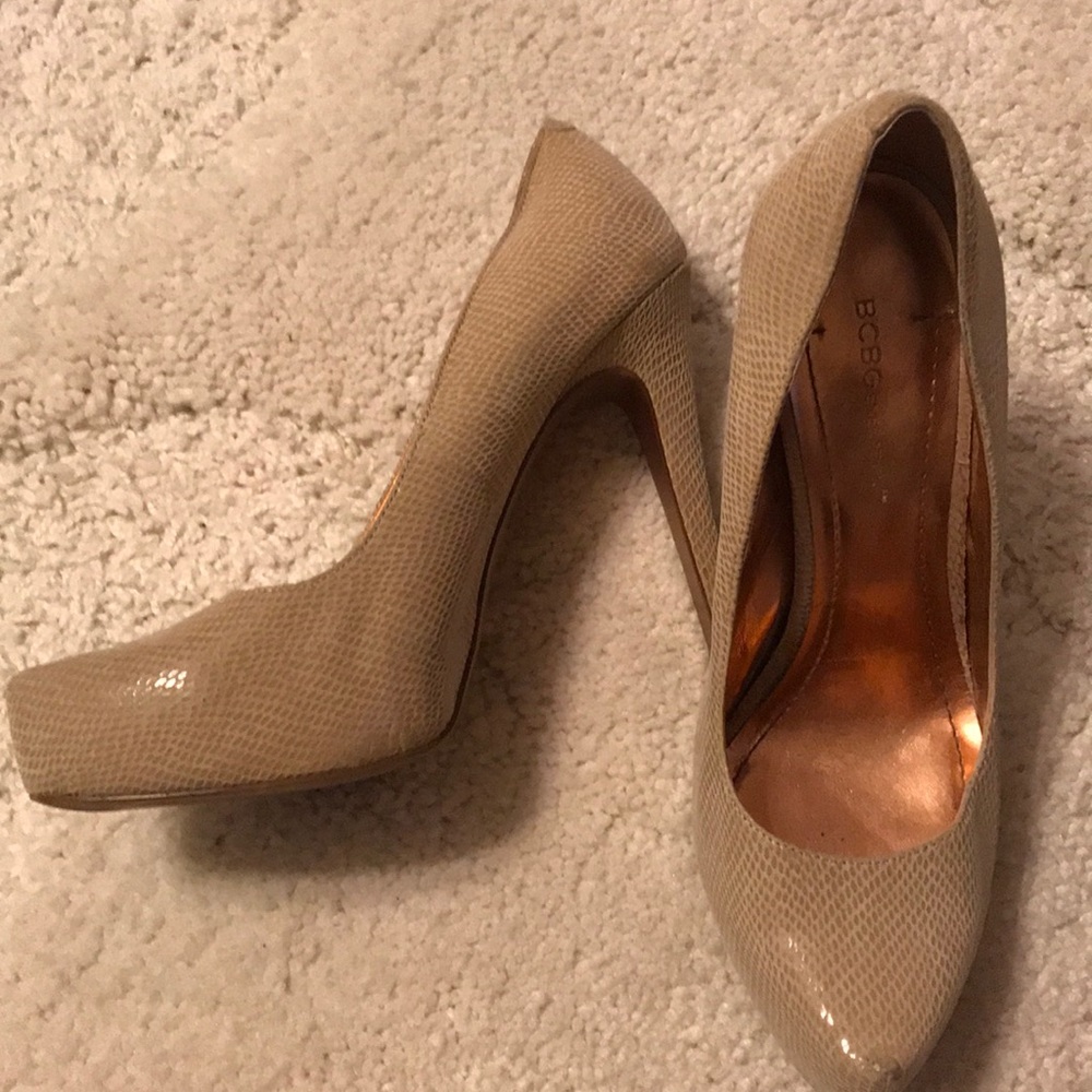 Shoes - Picture 2 of 3